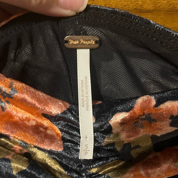 Free People Reina Velvet Off Shoulder Top - Size Small - Picture 6 of 8